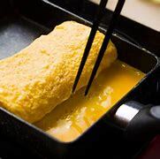 卵焼きon frying pan